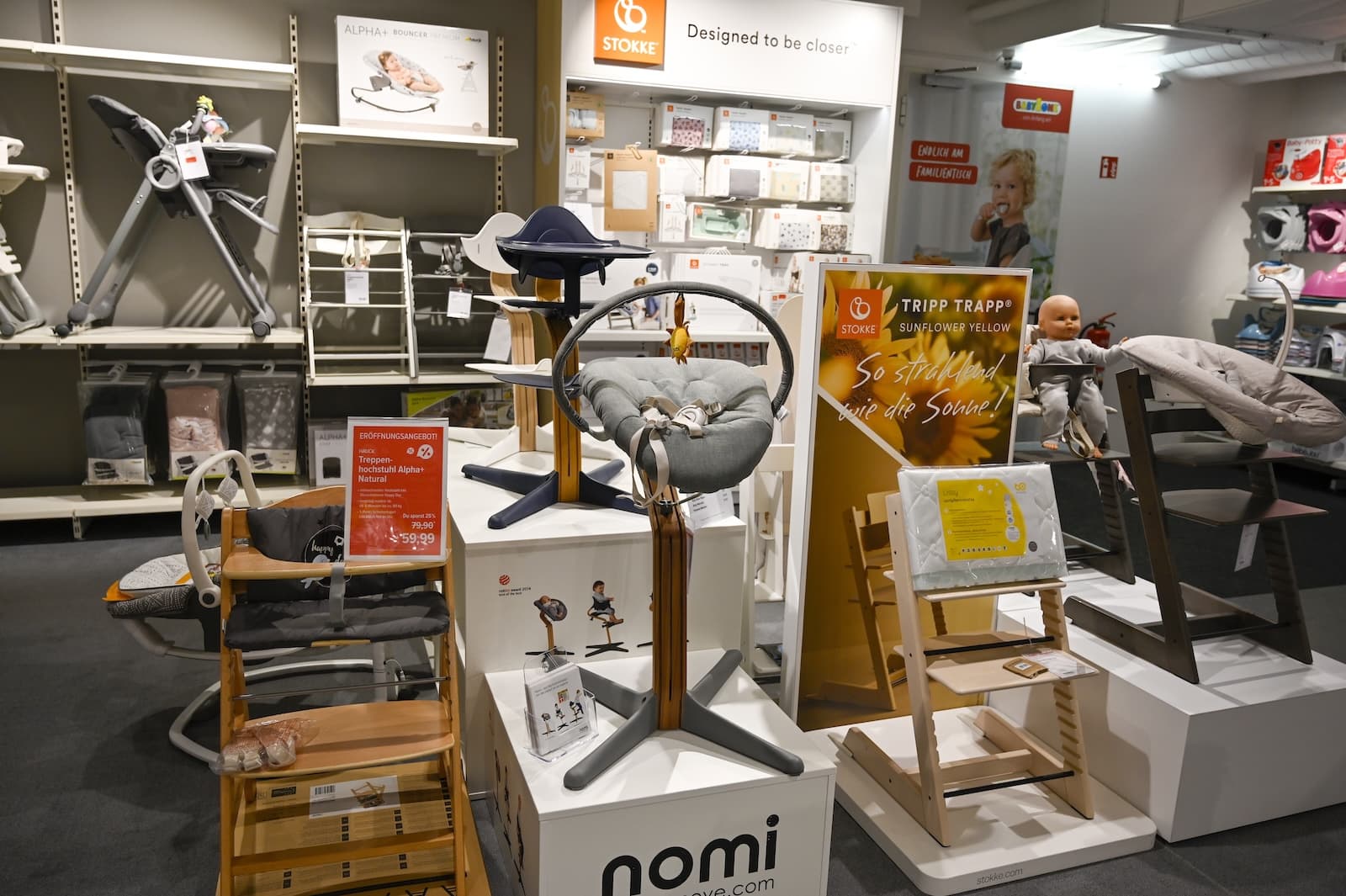 Hochstühle und Kindermöbel