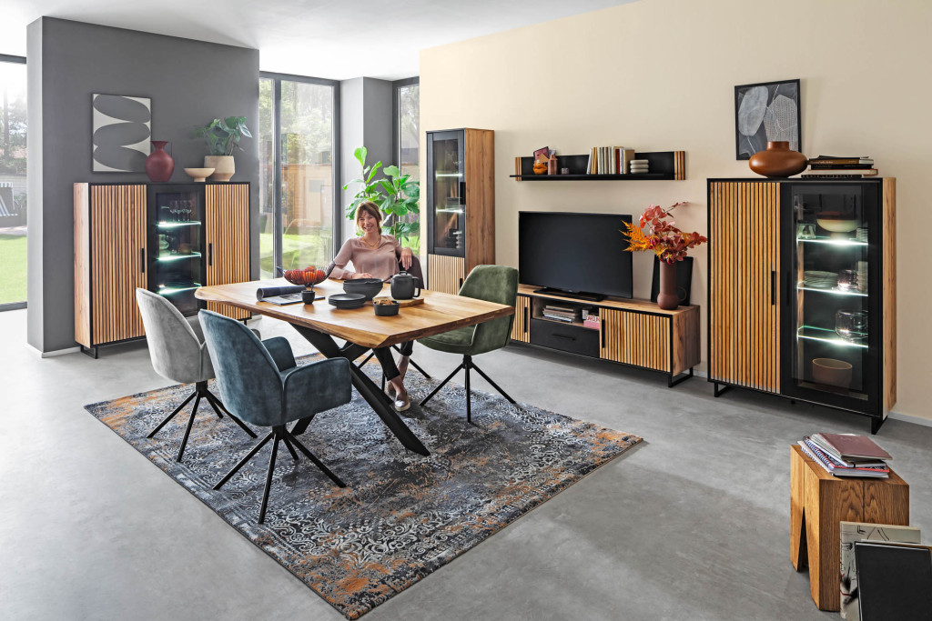 4 Fuß Stuhl mit Armlehne