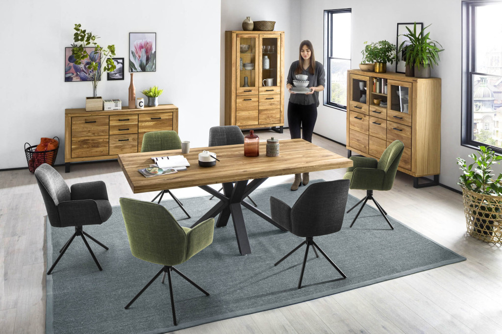 4 Fuß Stuhl mit Armlehne